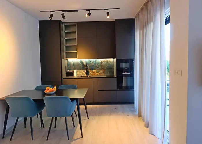 Bijelic Luxury With Jacuzzi Apartamento Okrug Gornji