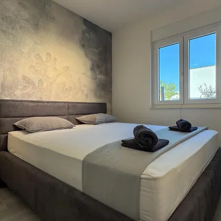 Bijelic Luxury With Jacuzzi Lejlighed Okrug Gornji