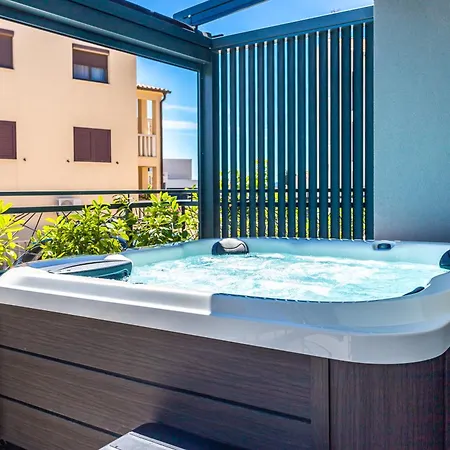 Apartment Bijelic Luxury With Jacuzzi