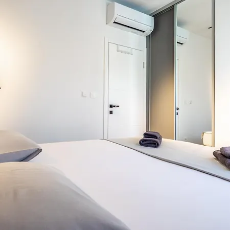 Apartamento Bijelic Luxury With Jacuzzi *