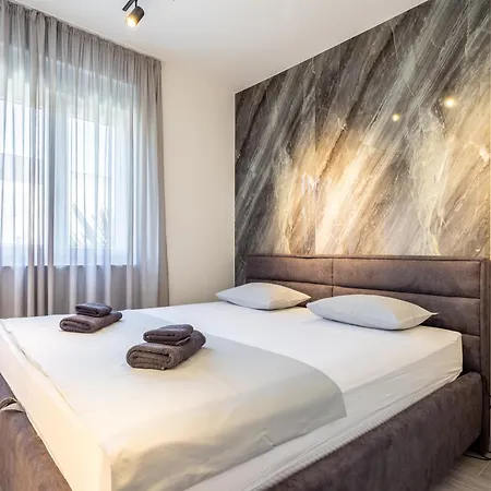 Bijelic Luxury With Jacuzzi Apartamento Okrug Gornji