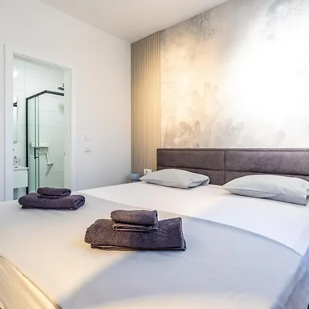 Bijelic Luxury With Jacuzzi Apartment Okrug Gornji