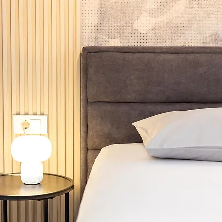 Bijelic Luxury With Jacuzzi Apartamento Okrug Gornji