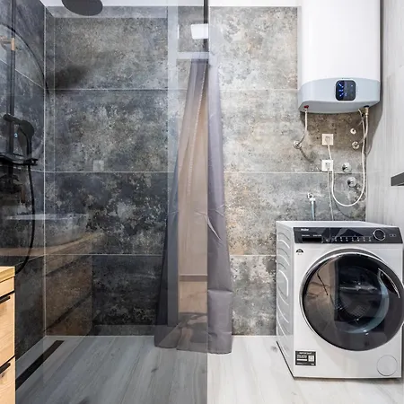 Bijelic Luxury With Jacuzzi Apartamento *