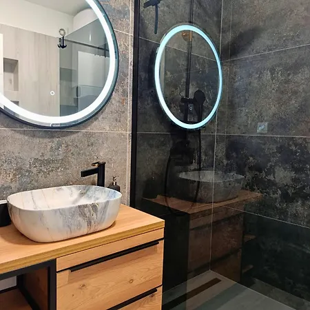 Apartment Bijelic Luxury With Jacuzzi Okrug Gornji