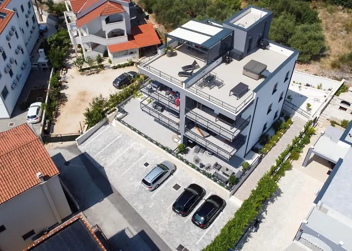 Bijelic Luxury With Jacuzzi Διαμέρισμα Okrug Gornji
